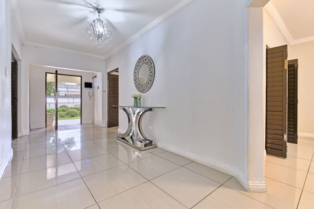 Double-storey house for sale in Parktown North - HP1719148 Double-storey house for sale in Parktown North - HP1719148