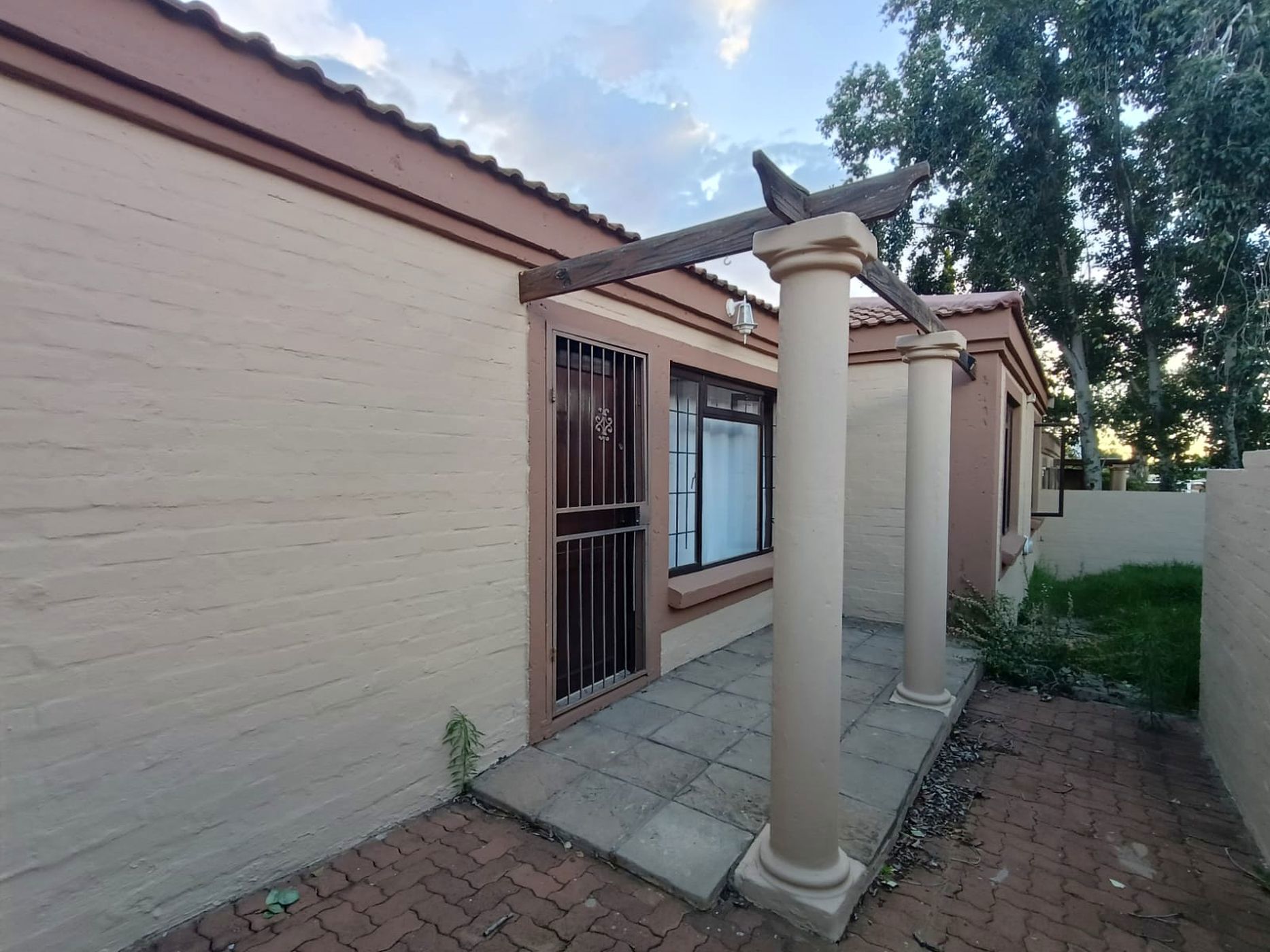 Townhouse to rent in Spitskop - 1BX1723225
