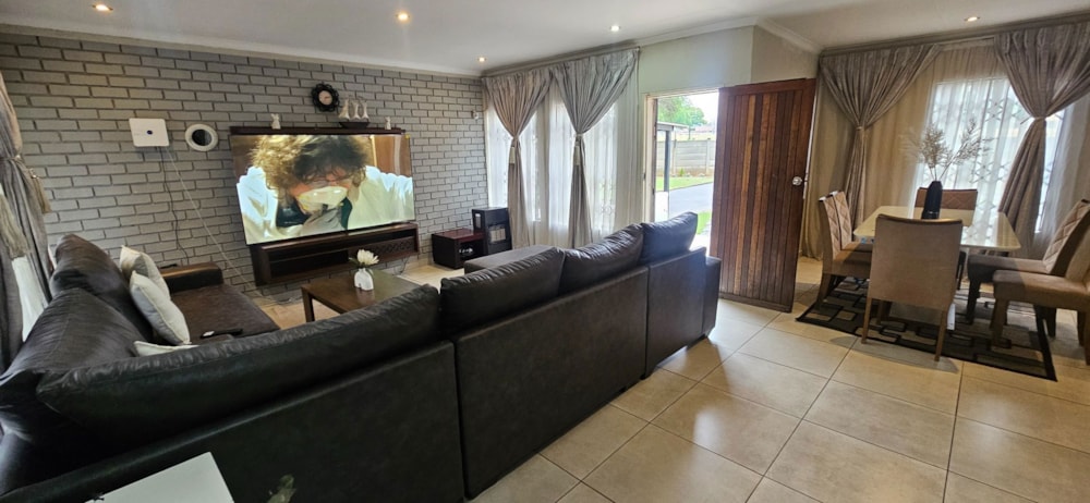 House for sale in Sherwood Gardens - 1BJ1720604