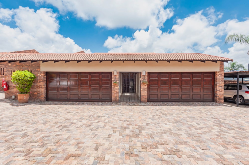 Townhouse for sale in Bedford Park - BED1724436 Townhouse for sale in Bedford Park - BED1724436