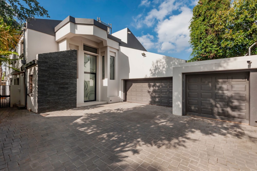 Double-storey cluster for sale in Bedfordview - BED1724598