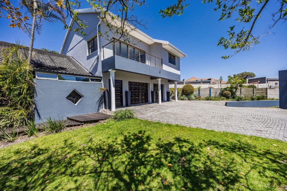 House for sale in Beacon Bay - 1EZ1723647 House for sale in Beacon Bay - 1EZ1723647