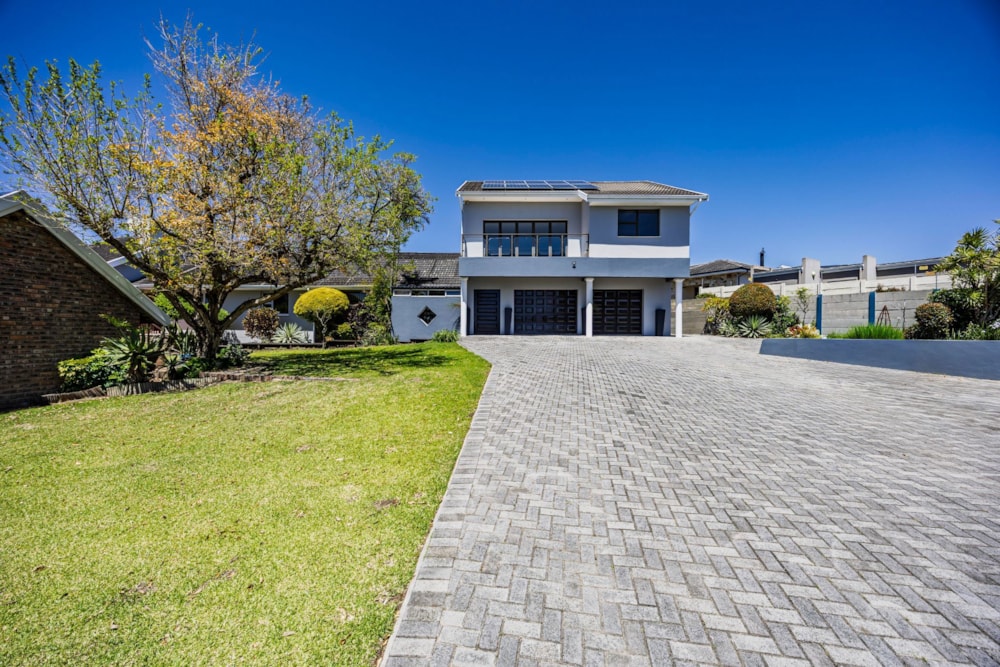 House for sale in Beacon Bay - 1EZ1723647 House for sale in Beacon Bay - 1EZ1723647