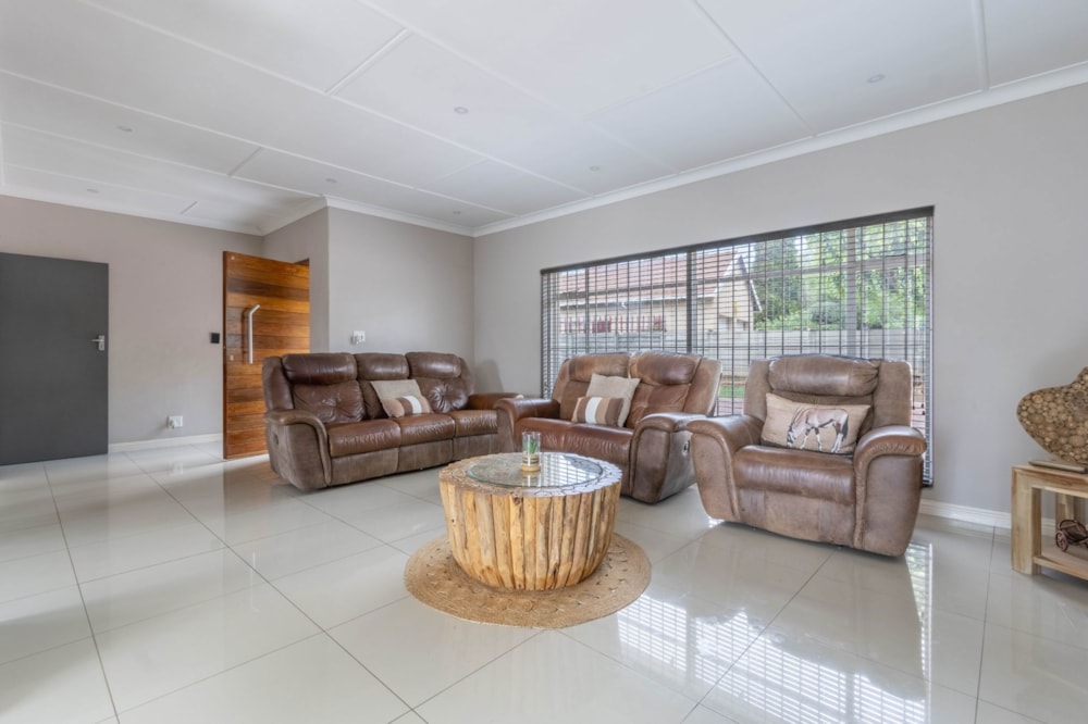 House for sale in Farrarmere - EN1707376 House for sale in Farrarmere - EN1707376