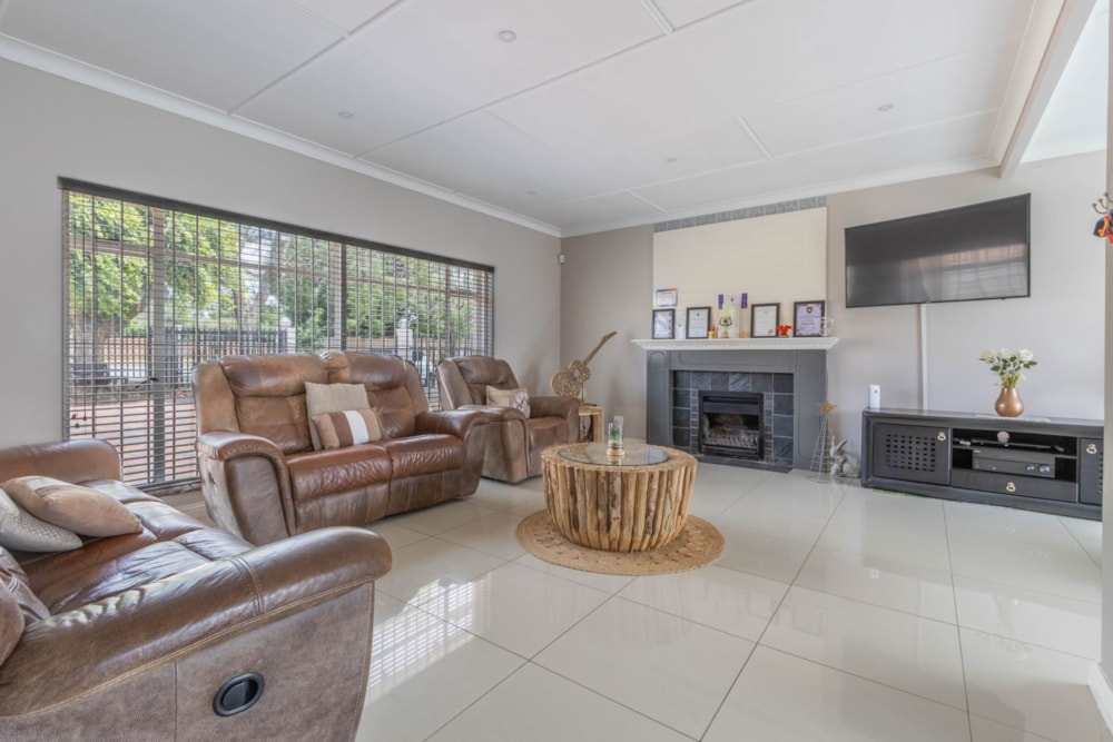 House for sale in Farrarmere - EN1707376 House for sale in Farrarmere - EN1707376