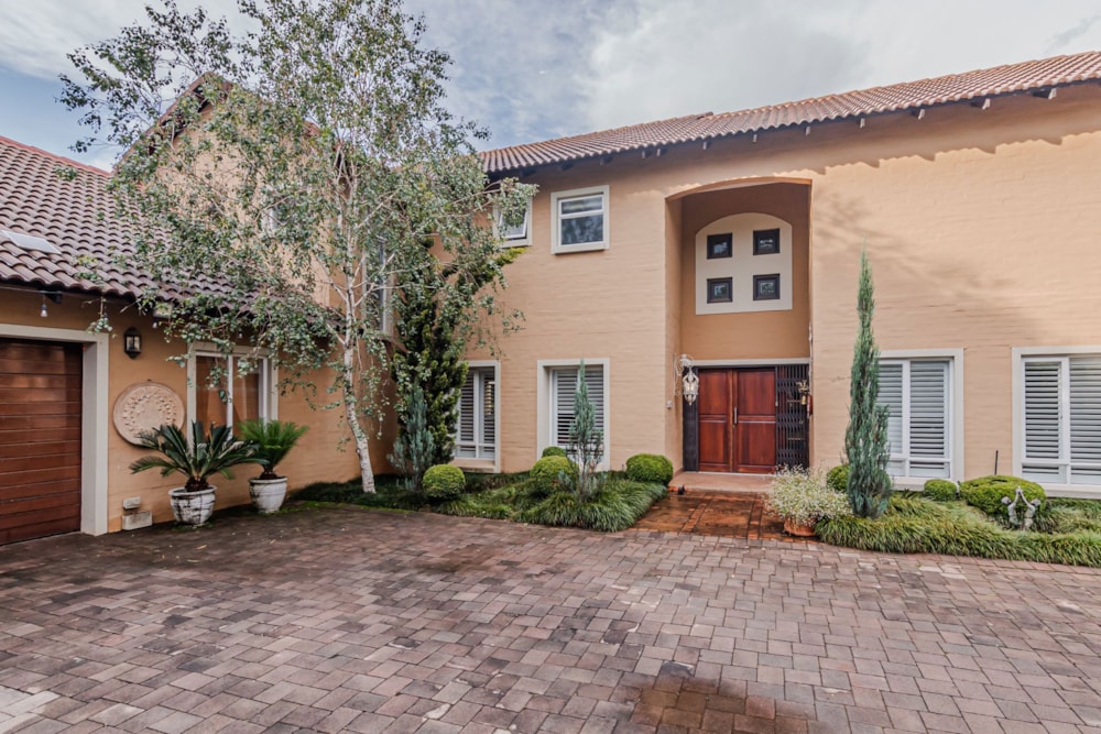 House for sale in Brooklyn, Pretoria East - PT1723487 House for sale in Brooklyn, Pretoria East - PT1723487