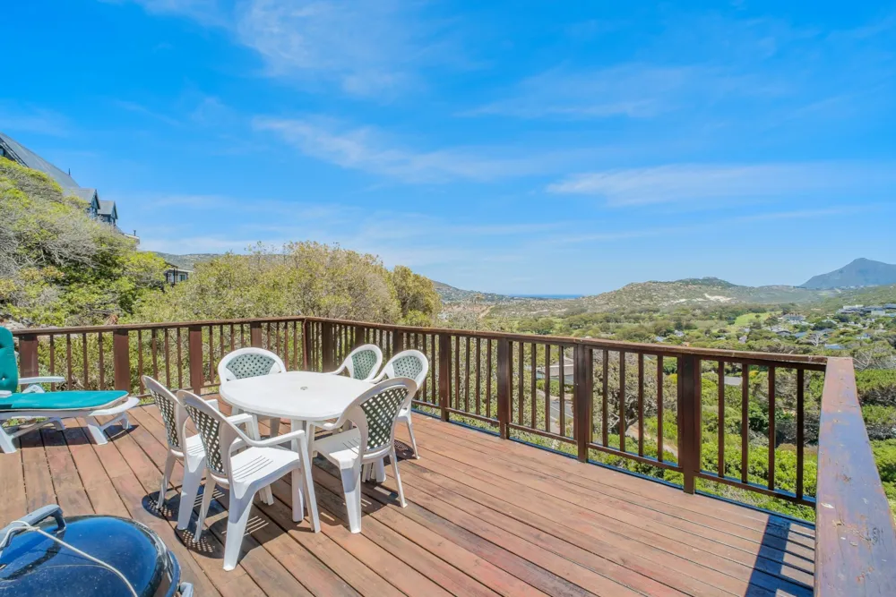 House sold in Clovelly, Cape Town - FH1722477 House sold in Clovelly, Cape Town - FH1722477