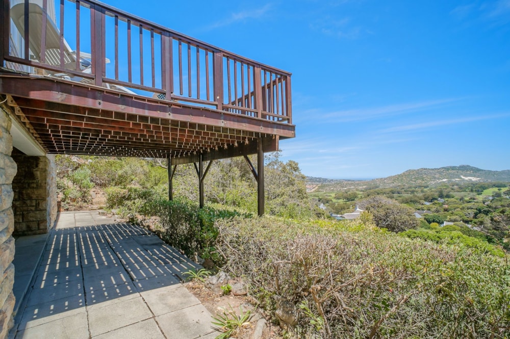 House for sale in Clovelly, Cape Town - FH1722477 House for sale in Clovelly, Cape Town - FH1722477