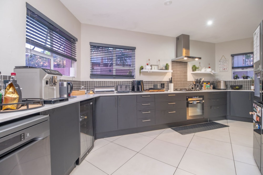 Double-storey cluster for sale in Strubensvalley - RAN1723763 Double-storey cluster for sale in Strubensvalley - RAN1723763