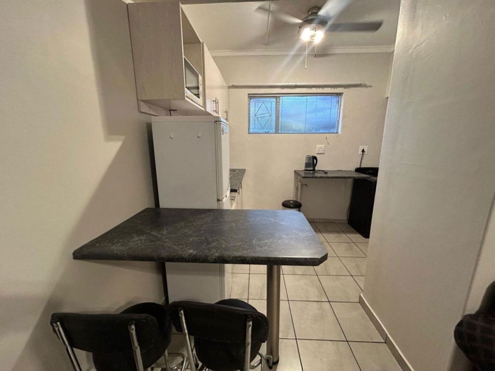 Apartment to rent in Rhodesdene - 1KJ1724129