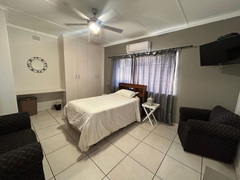 Apartment to rent in Rhodesdene - 1KJ1724129