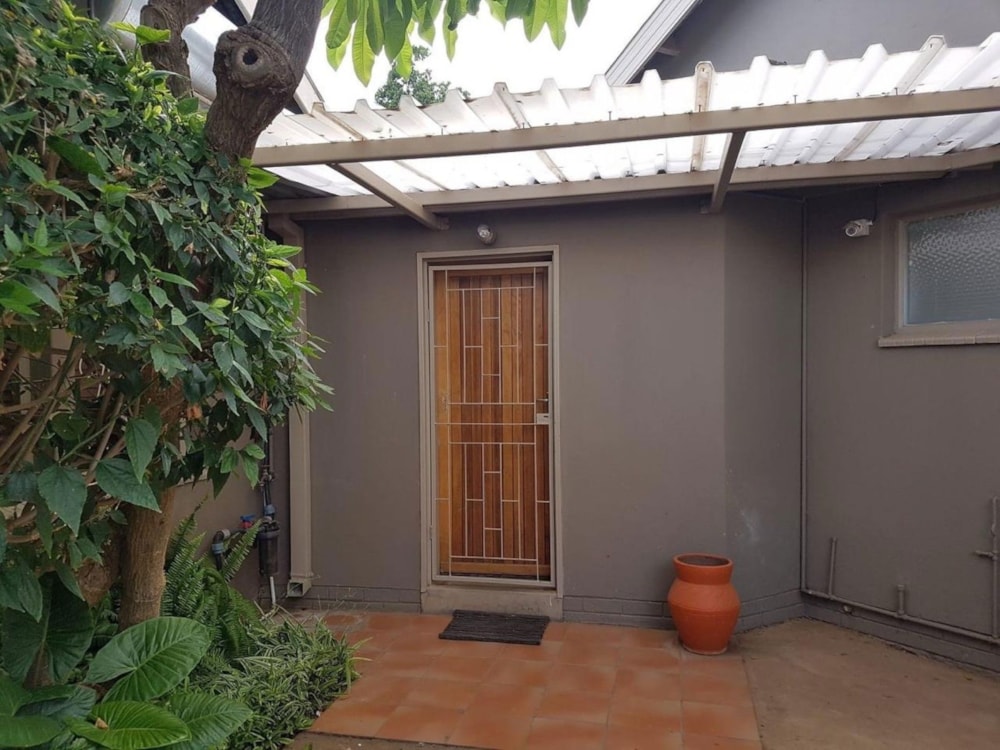 Apartment to rent in Rhodesdene - 1KJ1724129