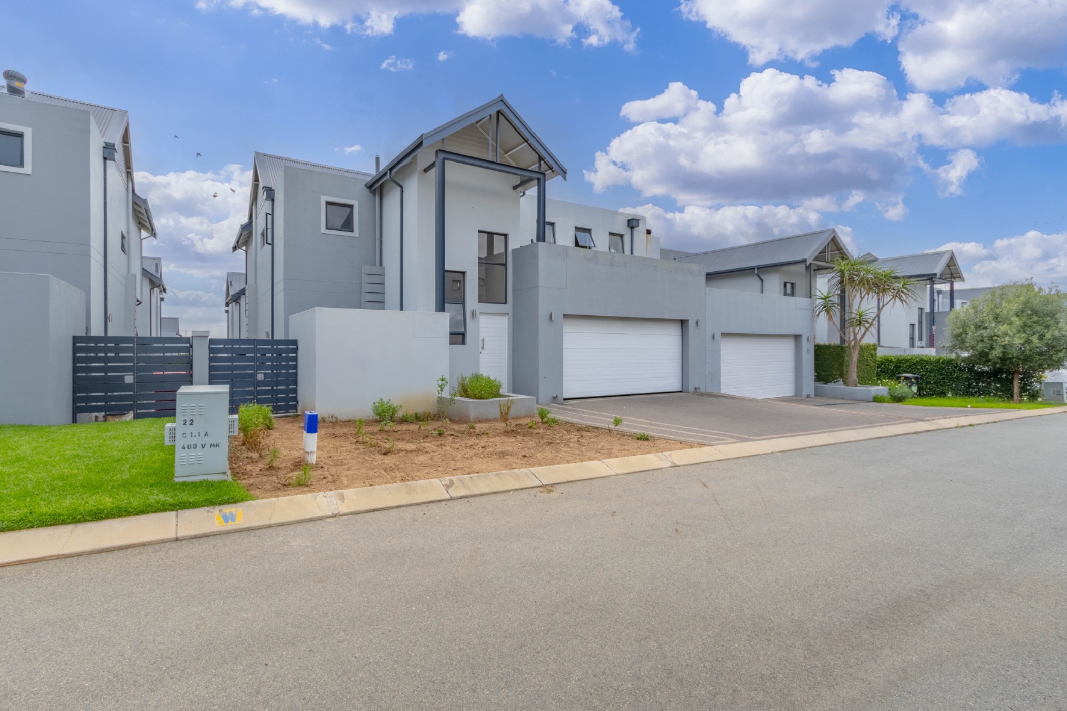 Cluster for sale in Broadacres - FW1723804