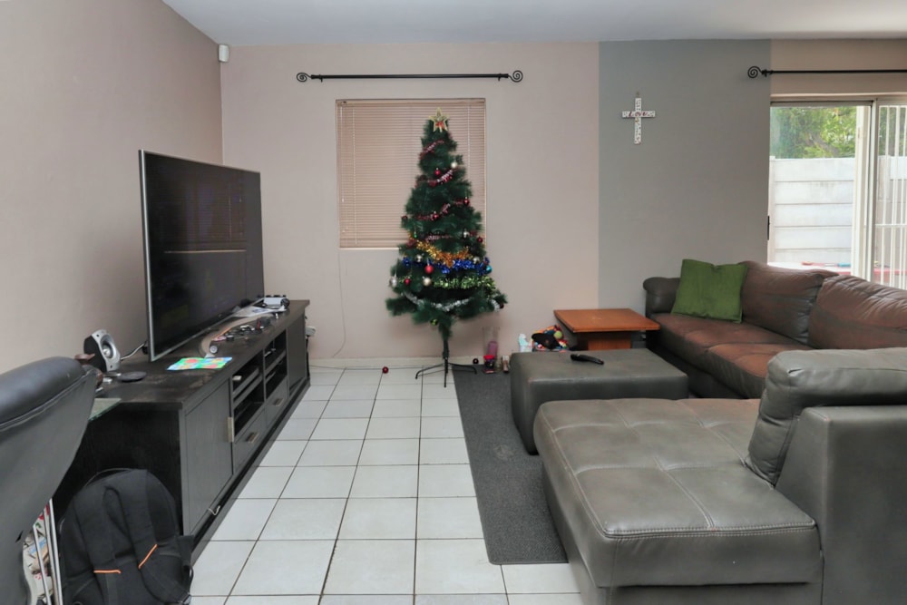 Double-storey house for sale in Lemoenkloof - TK1724481 Double-storey house for sale in Lemoenkloof - TK1724481