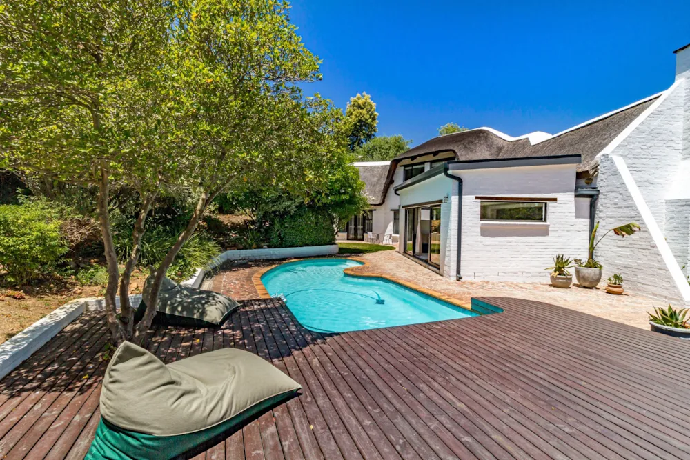 Double-storey house sold in Golden Hill - SW1728212 Double-storey house sold in Golden Hill - SW1728212