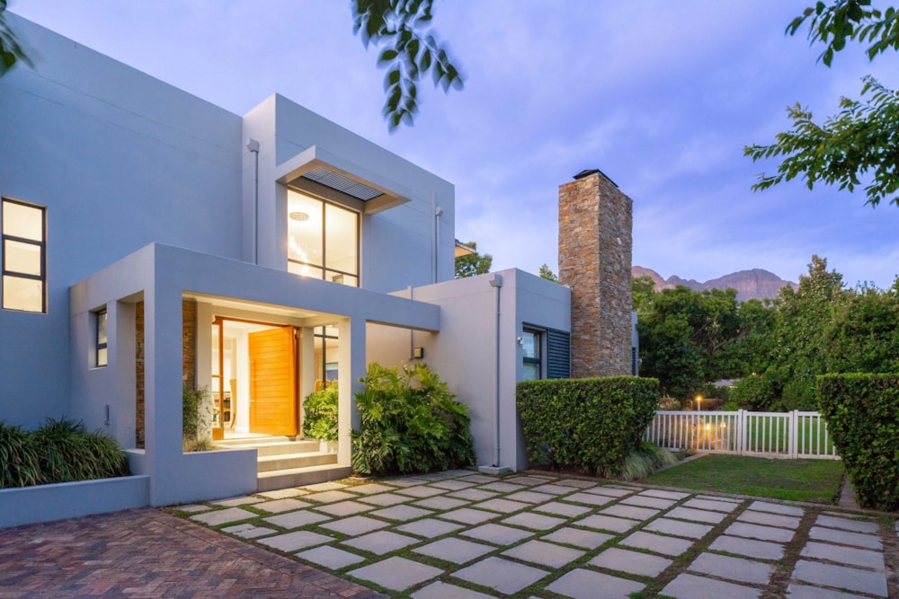 House for sale in Golden Acre - SW1725273