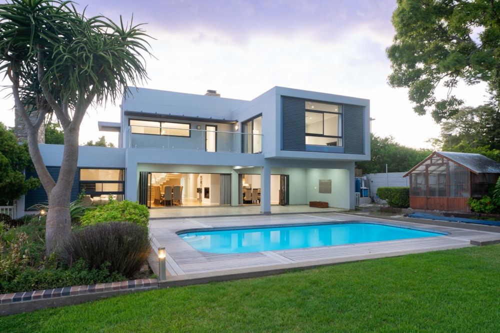 House for sale in Golden Acre - SW1725273