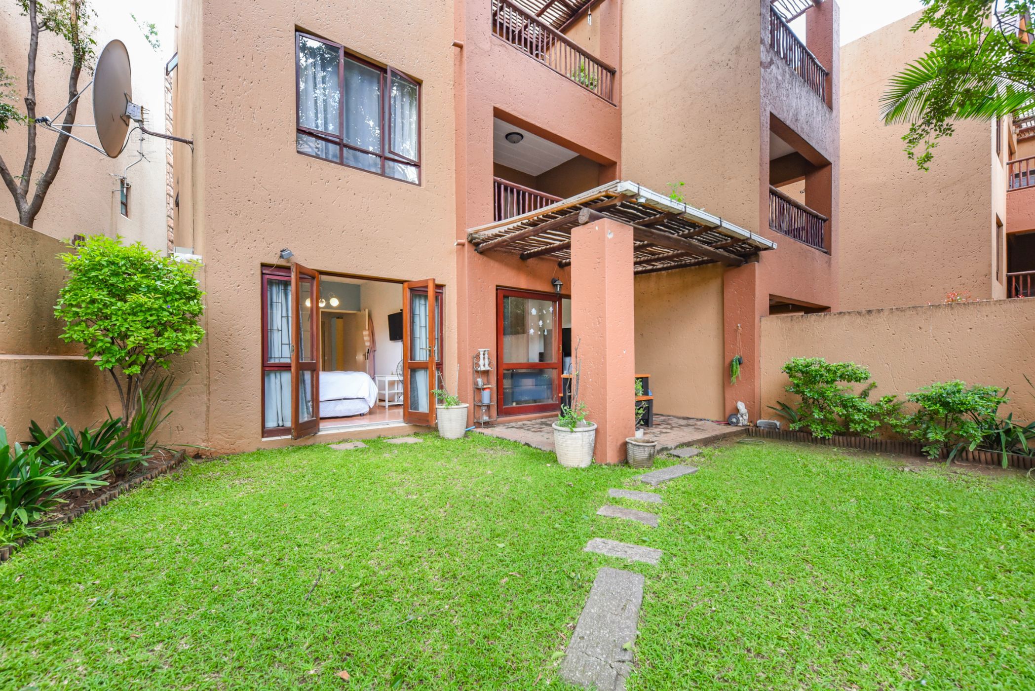 Apartment for sale in Douglasdale - FW1724727