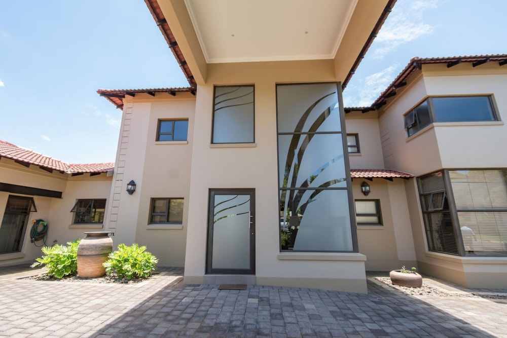 House for sale in Woodland Hills - 1BX1724477 House for sale in Woodland Hills - 1BX1724477