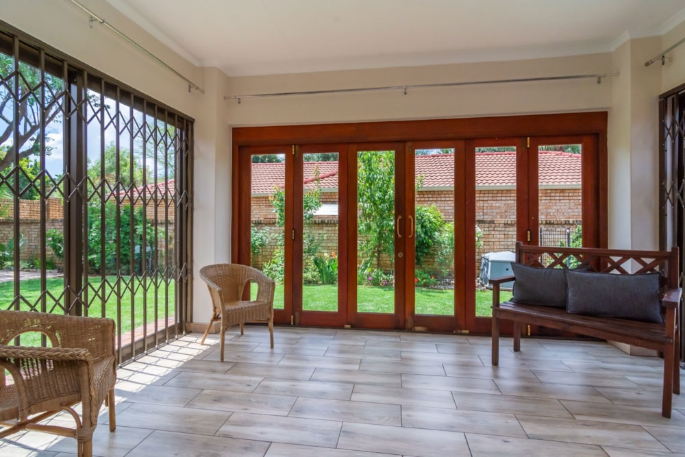 Townhouse to rent in Pinehaven - 1KR1724954