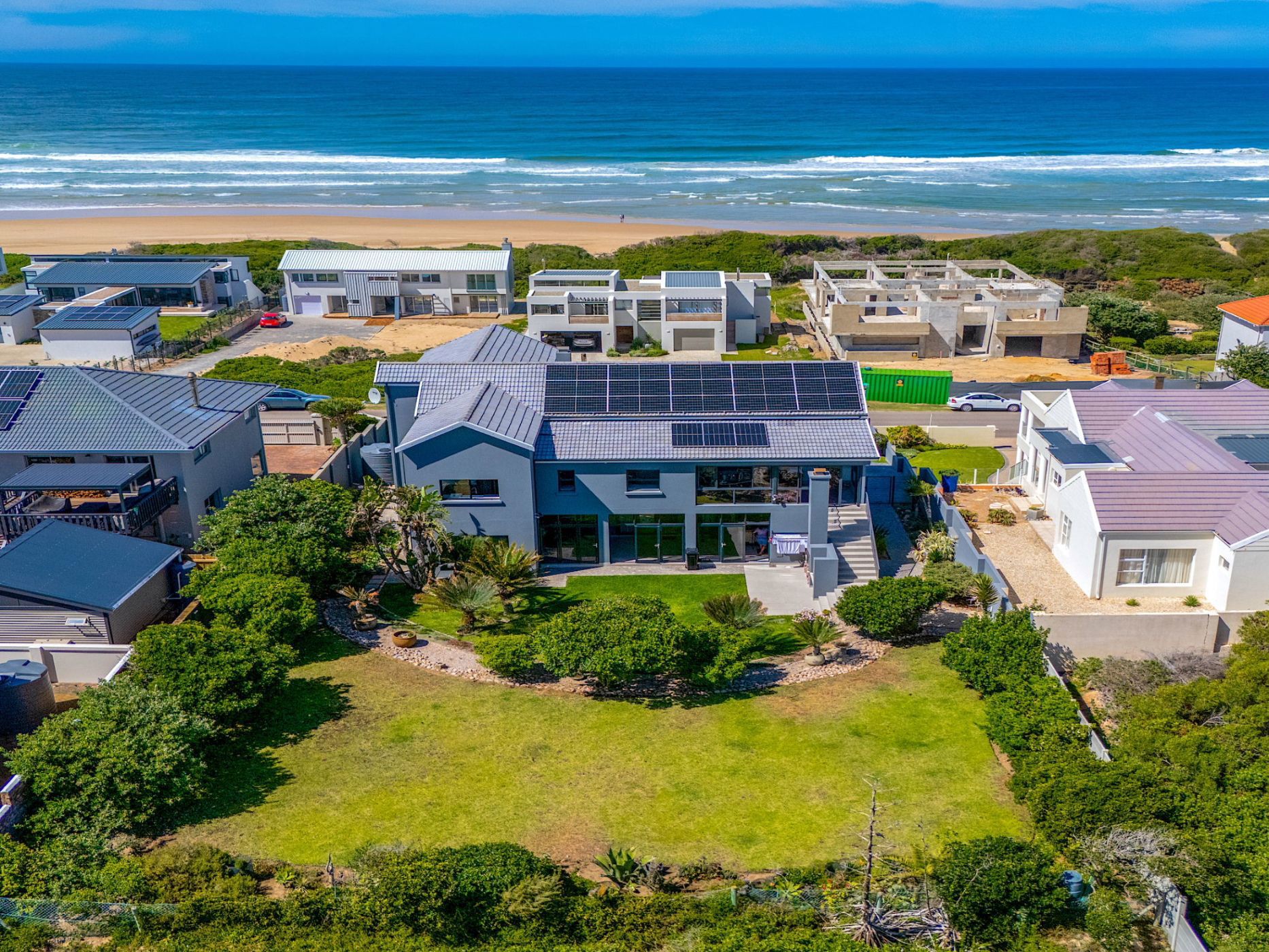 Double-storey house for sale in Myoli Beach - 1SH1723789