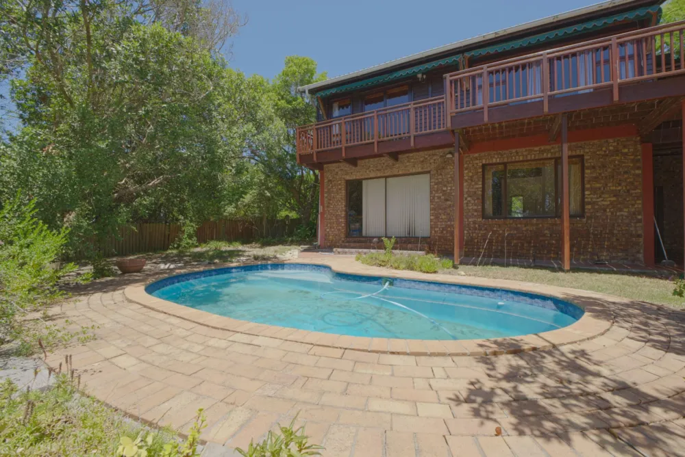 House let in The Island - 1SH1725161 House let in The Island - 1SH1725161