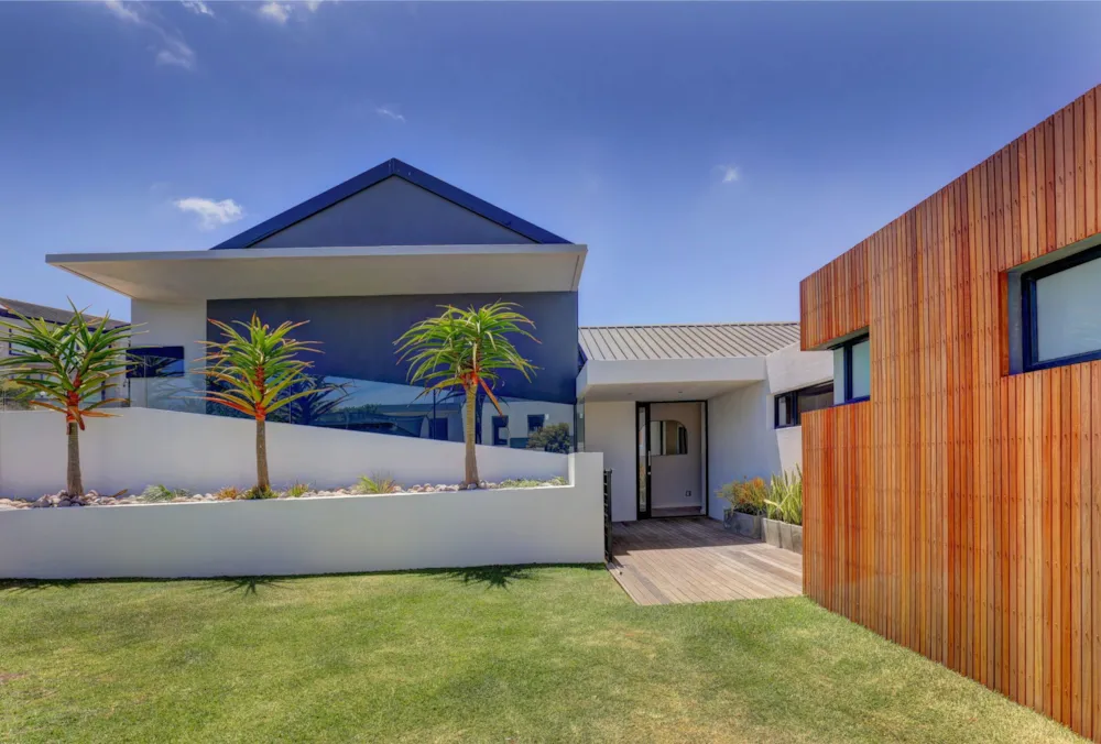 House for sale in Pinnacle Point Golf Estate - 1MB1725252
