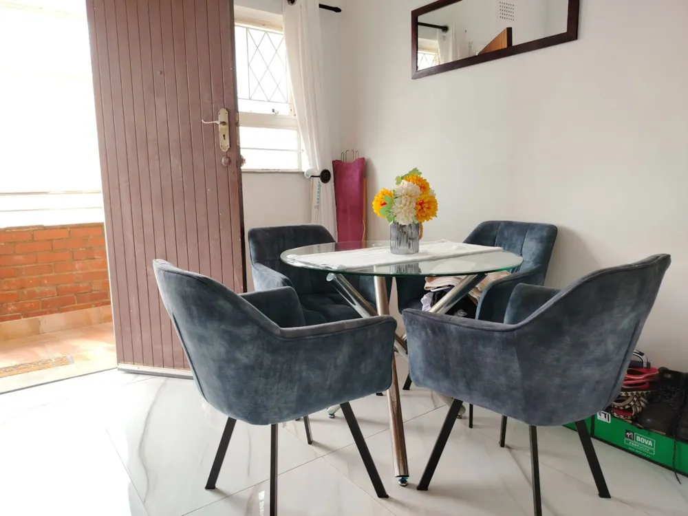 Apartment let in Glenwood, Durban - 1DA1725191
