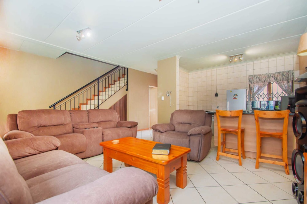 Townhouse to rent in Noordheuwel - 1KR1724733 Townhouse to rent in Noordheuwel - 1KR1724733