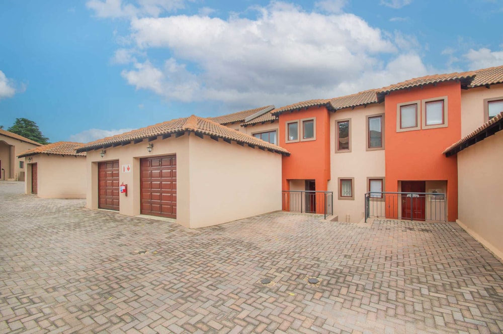 Townhouse to rent in Noordheuwel - 1KR1724733 Townhouse to rent in Noordheuwel - 1KR1724733