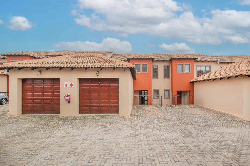 Townhouse let in Noordheuwel - 1KR1751052 Townhouse let in Noordheuwel - 1KR1751052