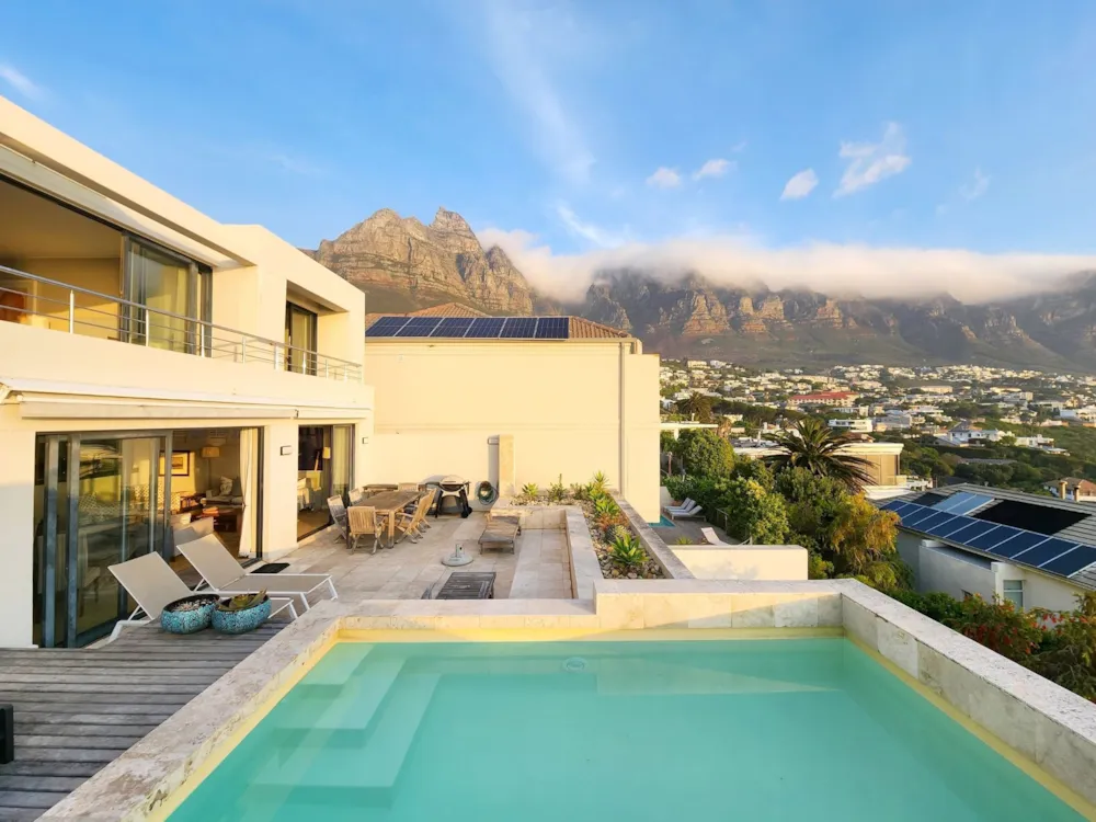 Townhouse sold in Camps Bay - AS1716984