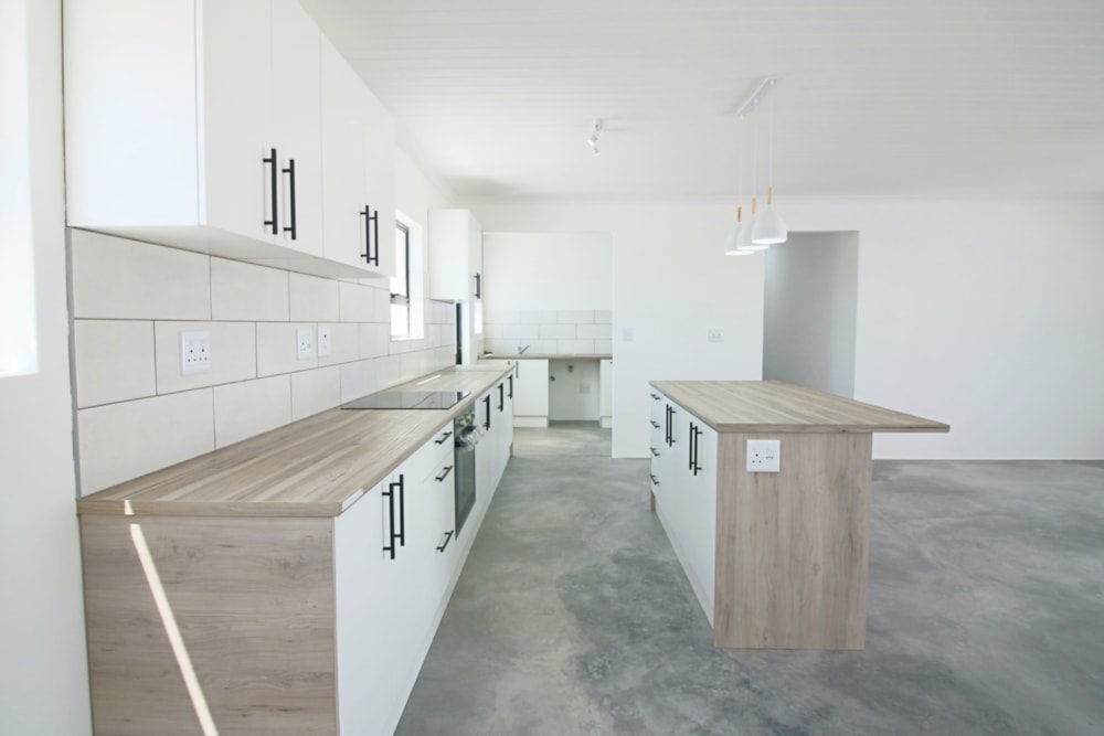 Single-storey house for sale in Britannia Bay - LA1723654 Single-storey house for sale in Britannia Bay - LA1723654