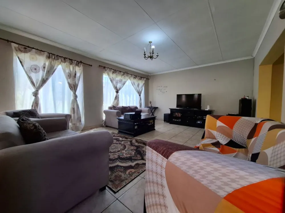 House sold in Lindhaven - RAN1720215