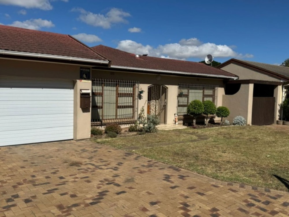 House for sale in Morgenster Heights - 1BC1723756 House for sale in Morgenster Heights - 1BC1723756