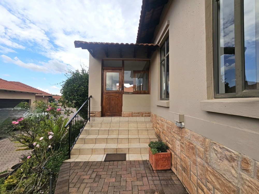 Single-storey retirement home for sale in Xanadu - 1HR1724384 Single-storey retirement home for sale in Xanadu - 1HR1724384