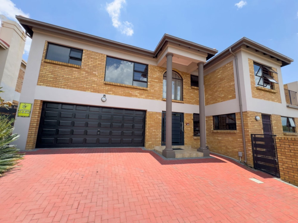 Security complex home for sale in Van Riebeeck Park, Kempton Park - KTP1724752 Security complex home for sale in Van Riebeeck Park, Kempton Park - KTP1724752