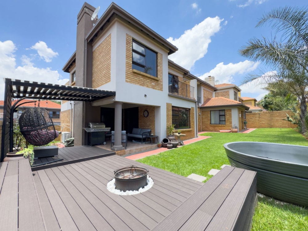 Security complex home for sale in Van Riebeeck Park, Kempton Park - KTP1724752 Security complex home for sale in Van Riebeeck Park, Kempton Park - KTP1724752