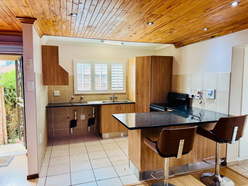 House for sale in Pomona - KTP1725308