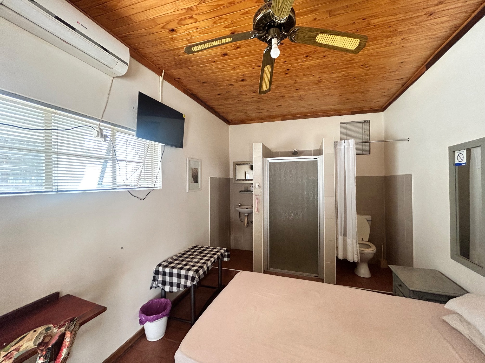 Bachelor apartment to rent in Memorial Road Area - 1KJ1720310