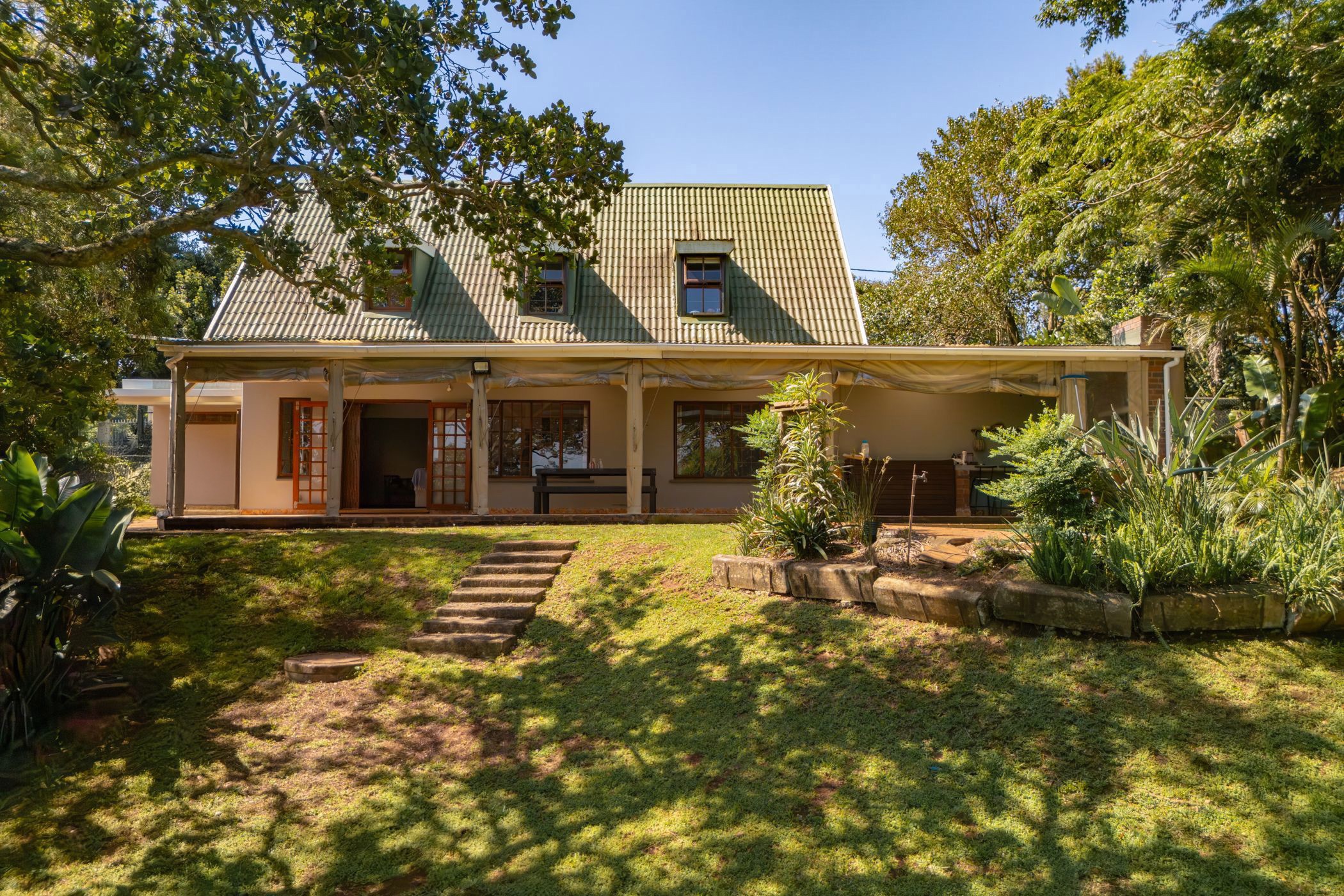 House for sale in Crestview - 1KF1725169