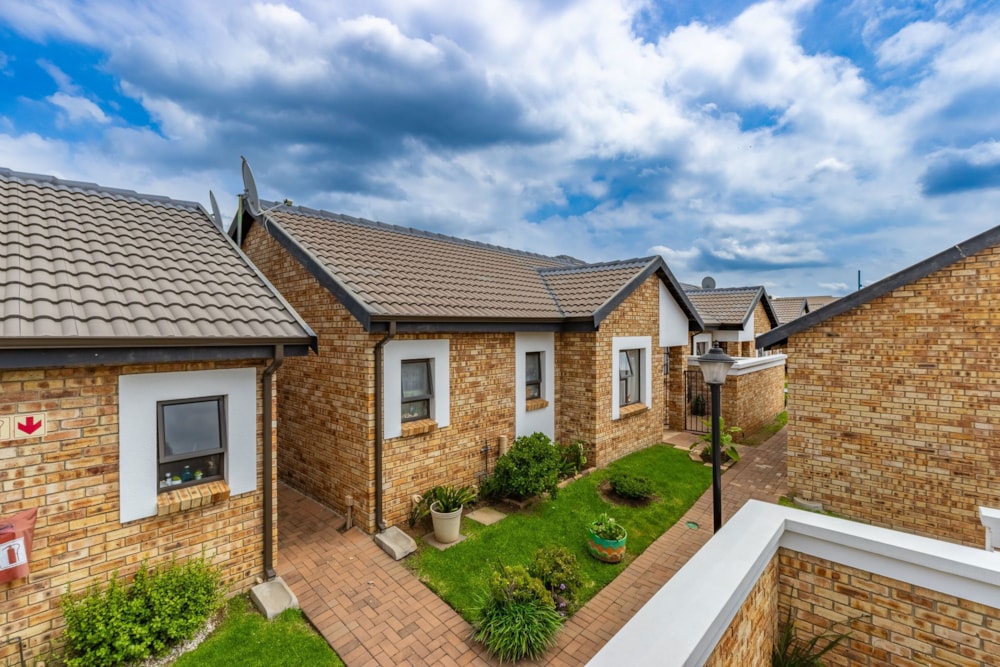 Security complex home for sale in Beyers Park - BOK1724712