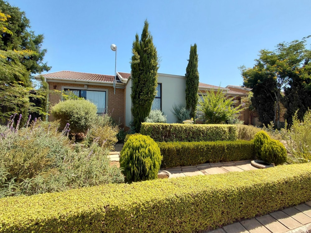 House for sale in Heidelberg, Garden Route - 1SR1686277 House for sale in Heidelberg, Garden Route - 1SR1686277