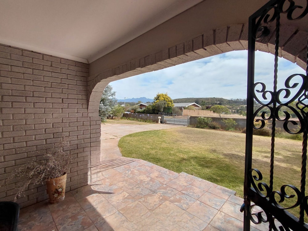 House for sale in Heidelberg, Garden Route - 1SR1724873 House for sale in Heidelberg, Garden Route - 1SR1724873