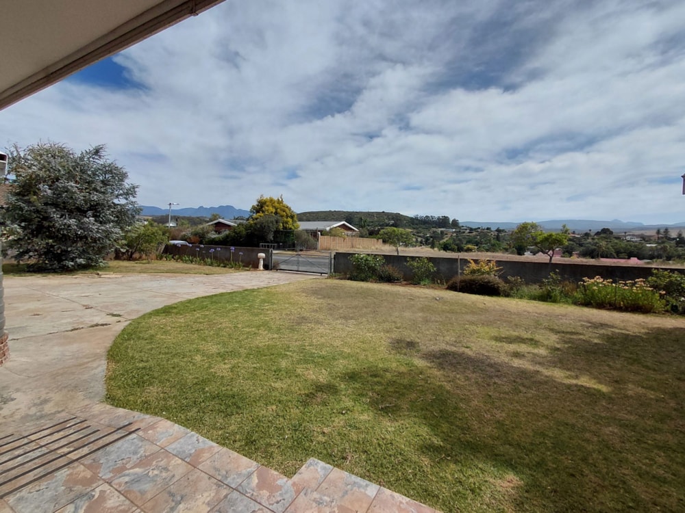 House for sale in Heidelberg, Garden Route - 1SR1724873 House for sale in Heidelberg, Garden Route - 1SR1724873