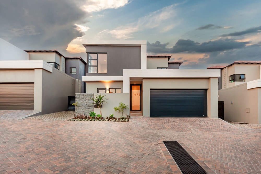 Townhouse for sale in Aspen Hills - 1GV1723161