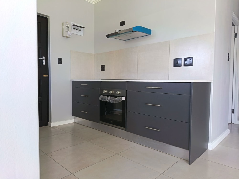 House for sale in Grassy Park - 1OT1668845 House for sale in Grassy Park - 1OT1668845