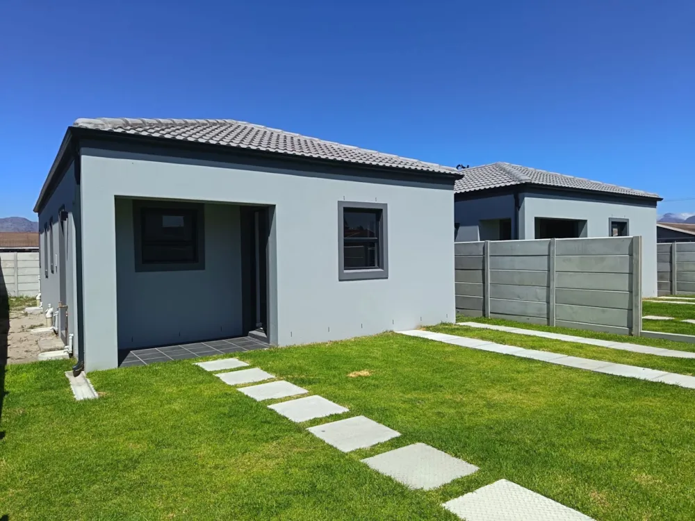 House for sale in Grassy Park - 1OT1668845 House for sale in Grassy Park - 1OT1668845