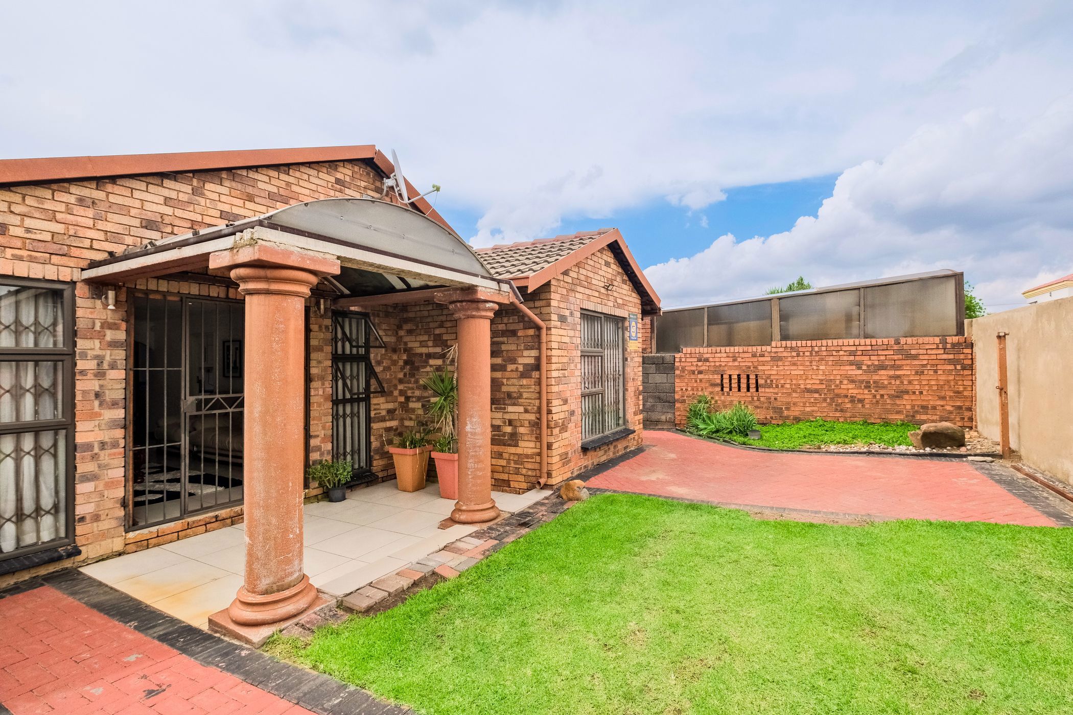 House for sale in Pimville - RDT1723427