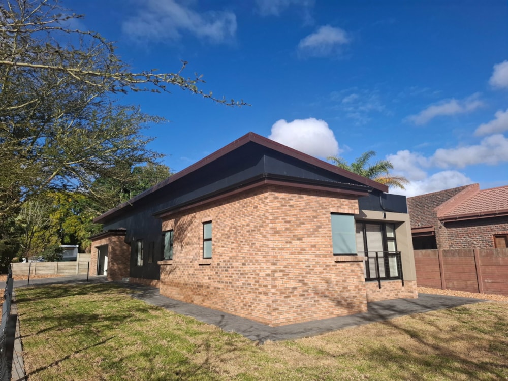 House for sale in Riversdale, Garden Route - 1SR1724541 House for sale in Riversdale, Garden Route - 1SR1724541